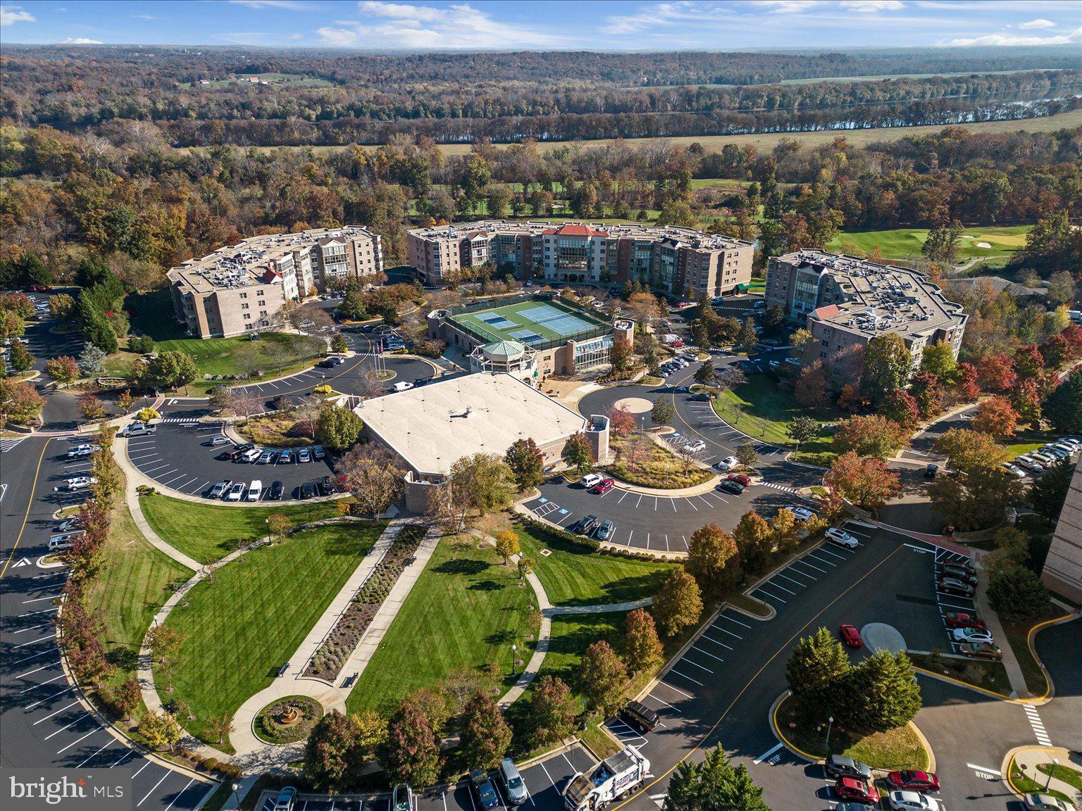 LANSDOWNE WOODS - Residential