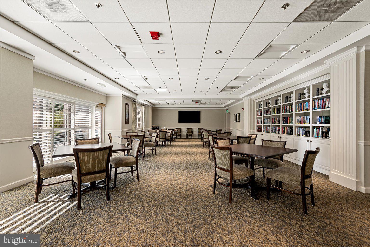 LANSDOWNE WOODS - Residential