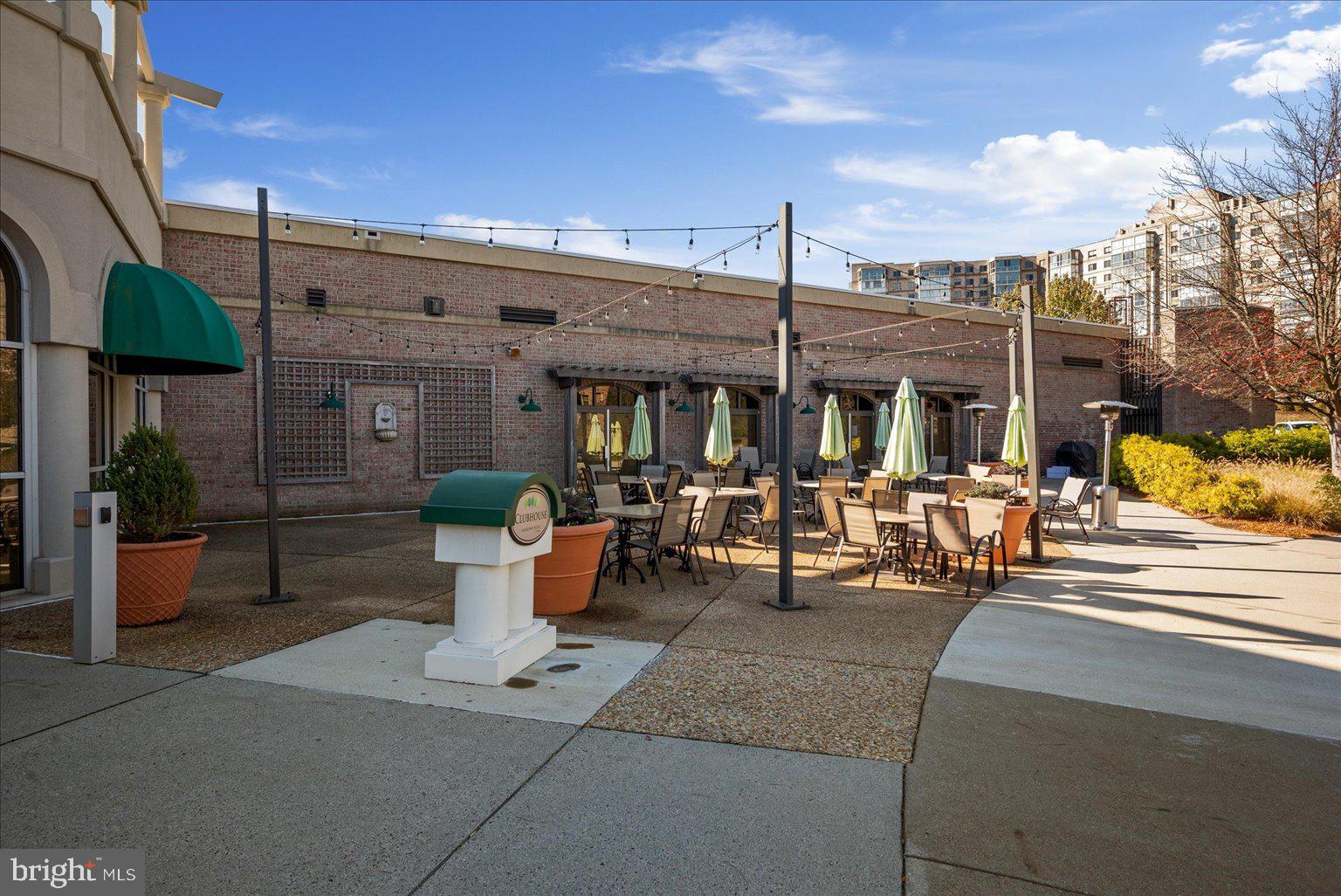 LANSDOWNE WOODS - Residential