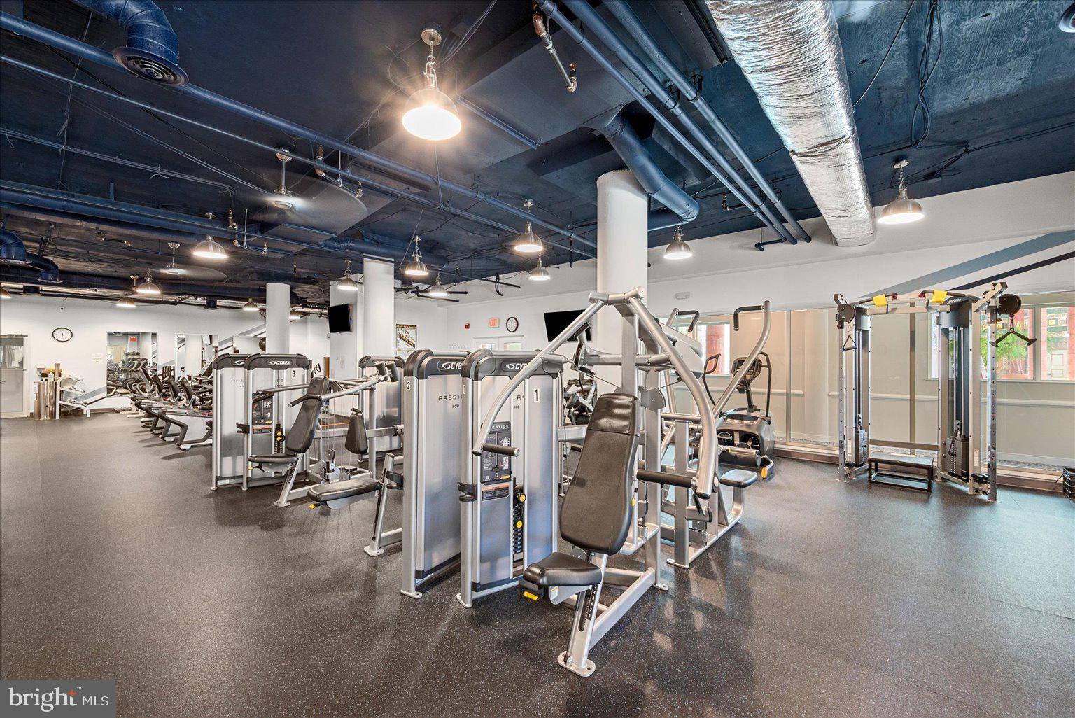 LANSDOWNE WOODS - Residential