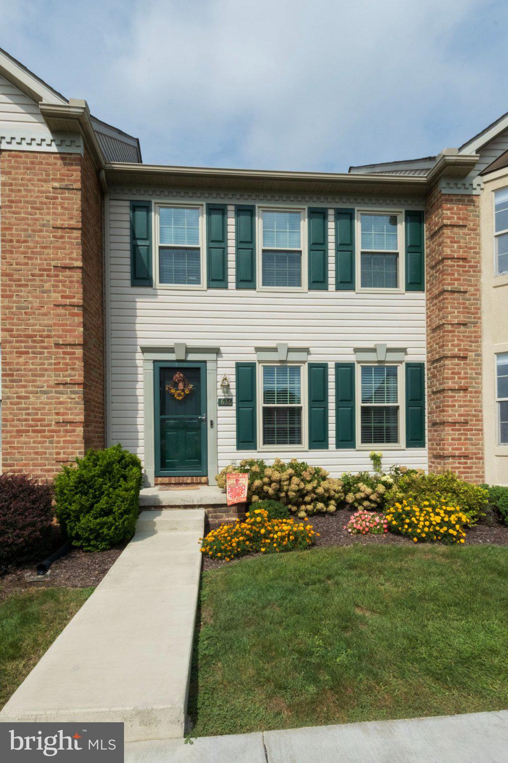 Photo of 636 Cobblestone Lane, LANCASTER, PA 17601 (MLS # PALA2095634)