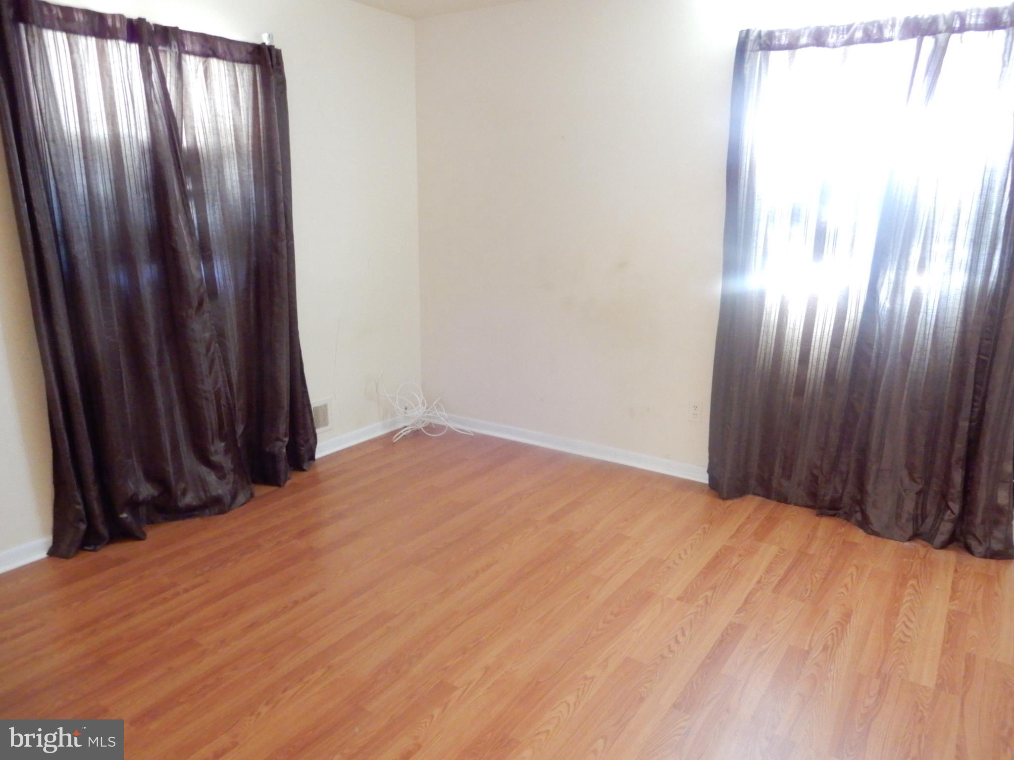 RIVERDALE - Residential