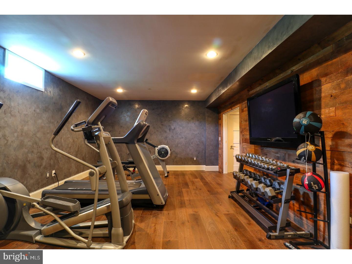 CHAPMANS CORNER - Residential