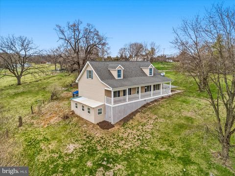 Homes For Sale - 1373 Lost Road<br/> Berkeley County, MARTINSBURG, WV 25403