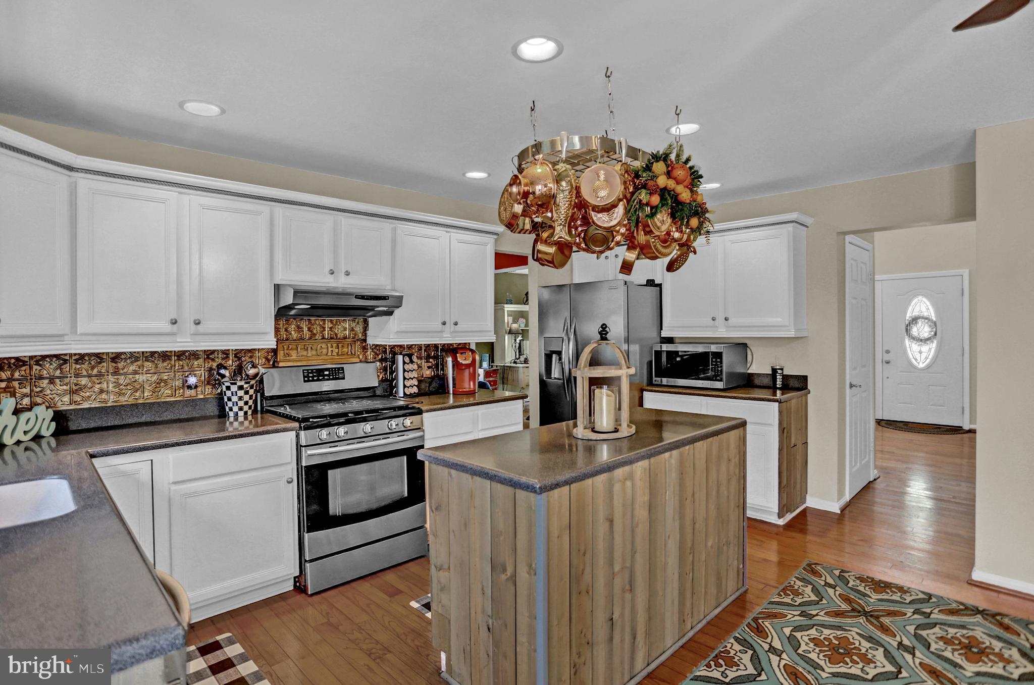 EAGLEVIEW ESTATES - Residential