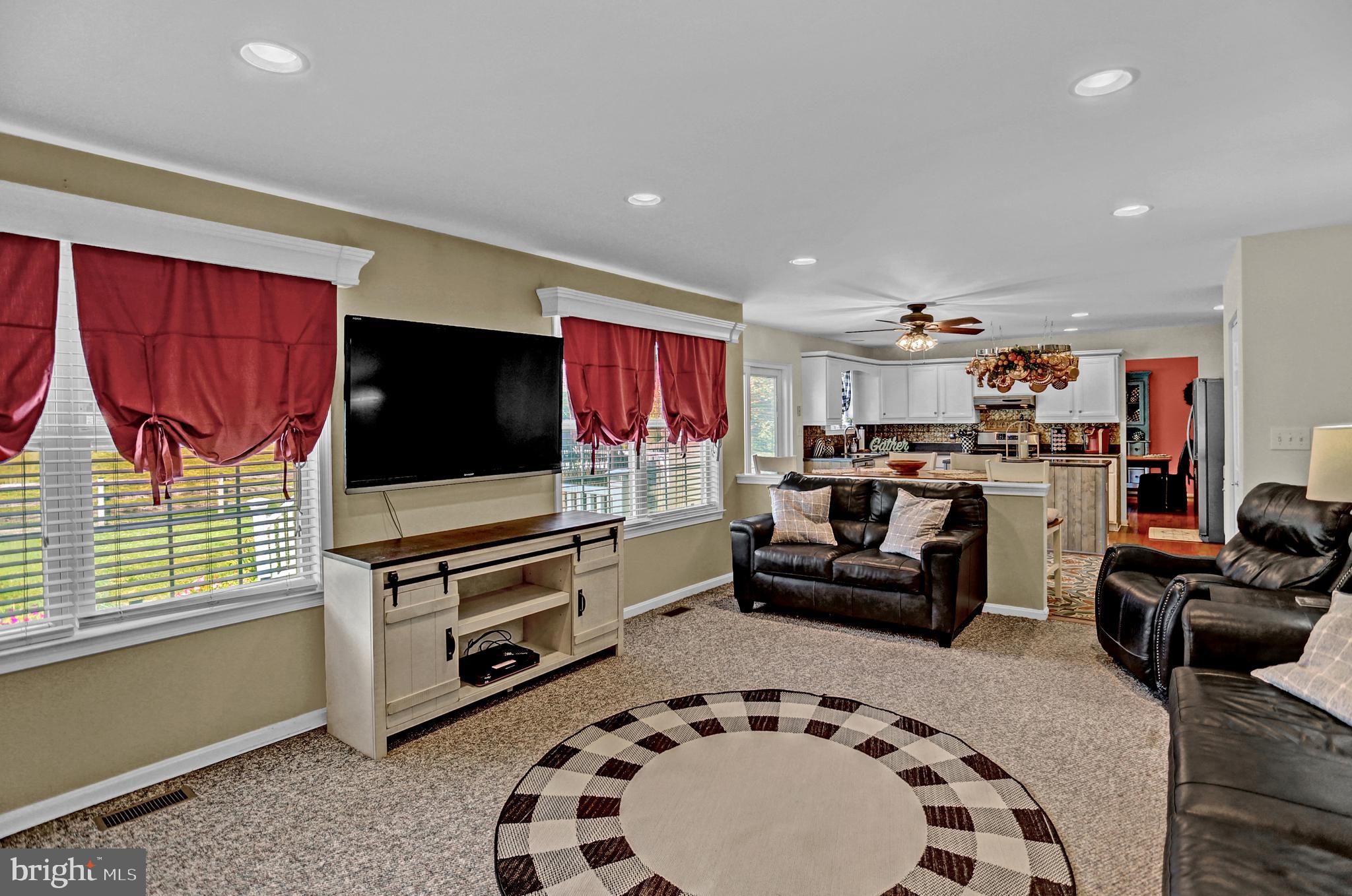 EAGLEVIEW ESTATES - Residential