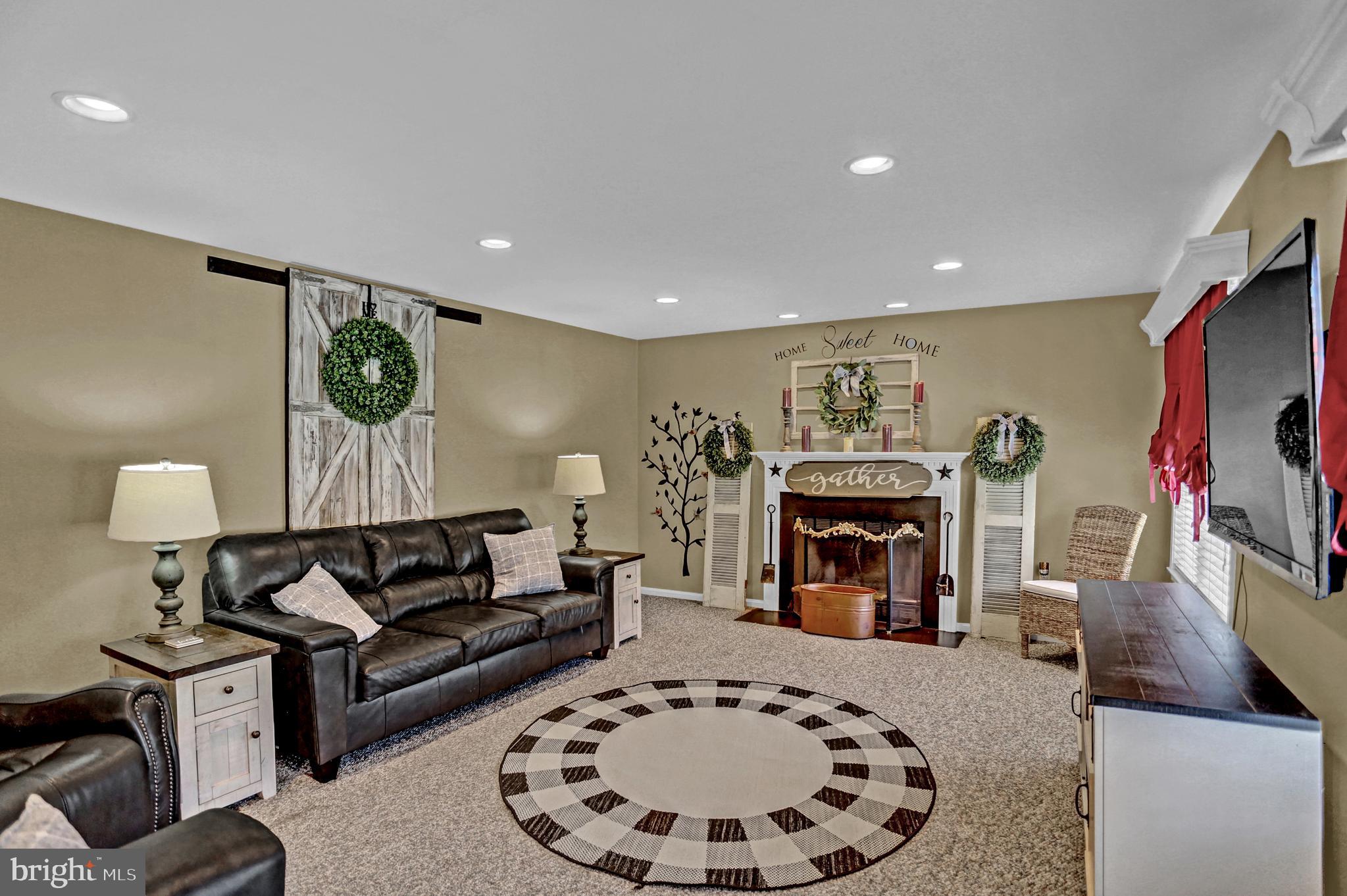 EAGLEVIEW ESTATES - Residential