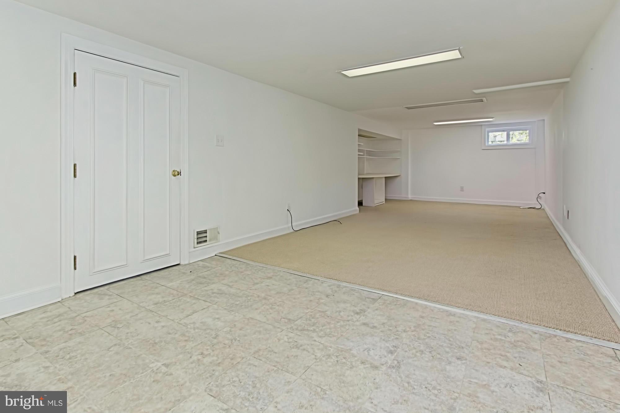 ADDISON HEIGHTS - Residential Lease