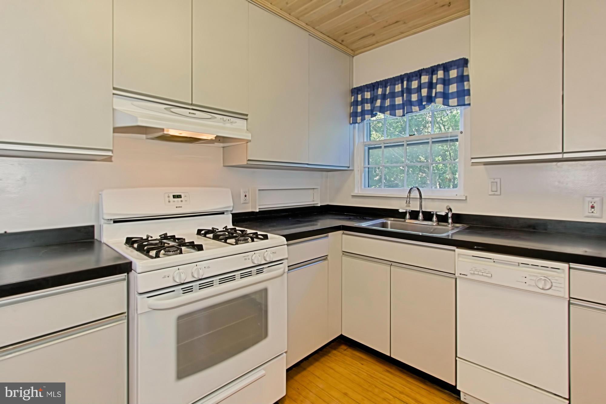 ADDISON HEIGHTS - Residential Lease