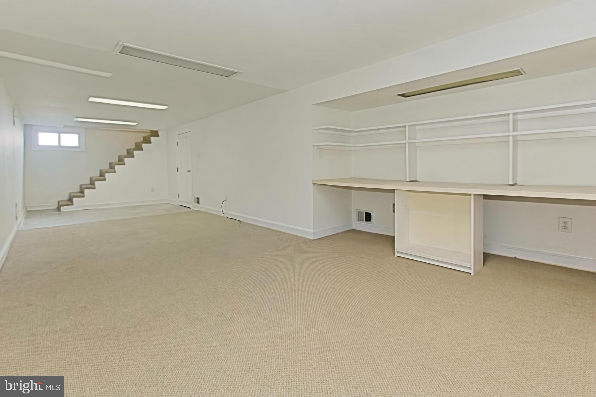 ADDISON HEIGHTS - Residential Lease