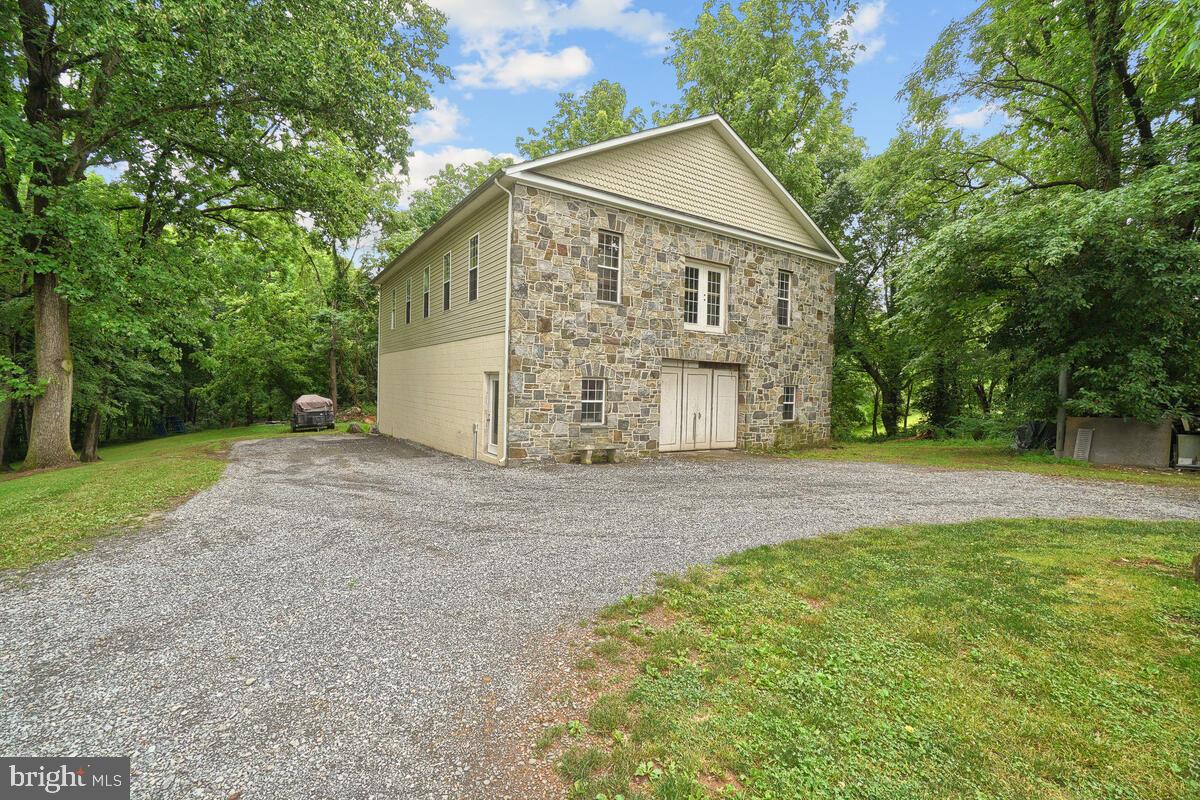 DAMASCUS OUTSIDE - Residential