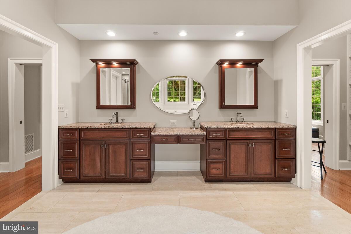 DAMASCUS OUTSIDE - Residential