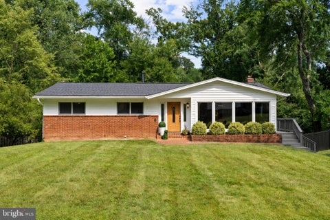 Photo of 8719 Gateshead Road, ALEXANDRIA, VA 22309 (MLS # VAFX2323816)