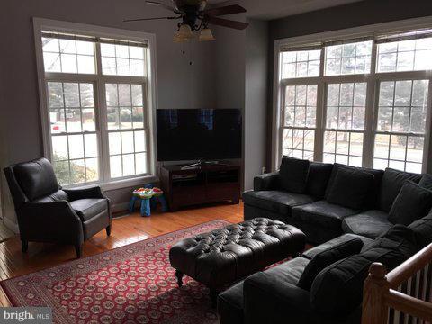 MEADOW BROOK COVE - Residential Lease