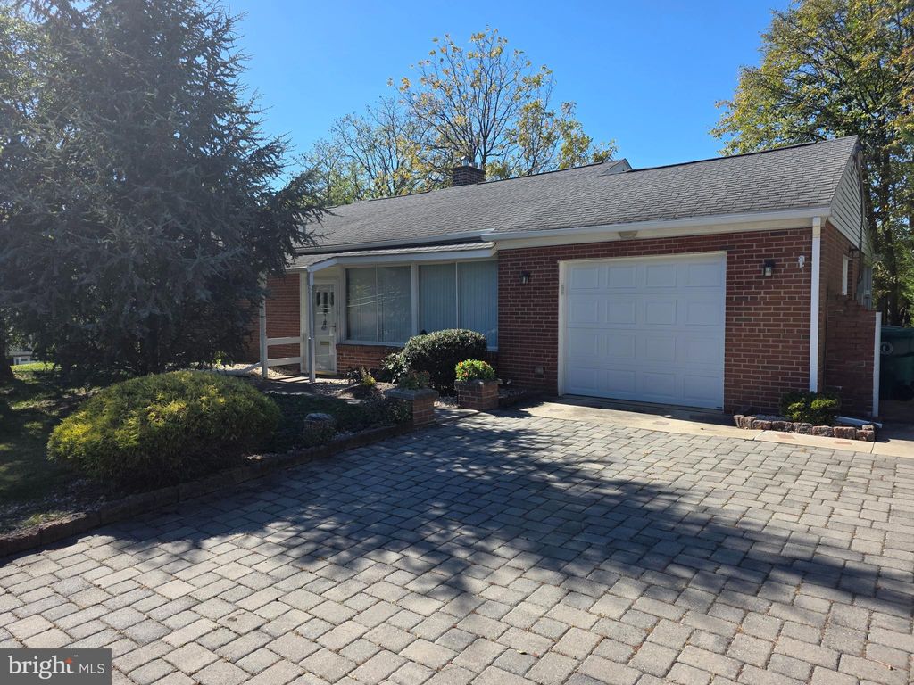 Photo of 1906 Colonial Road, HARRISBURG, PA 17112 (MLS # PADA2057088)