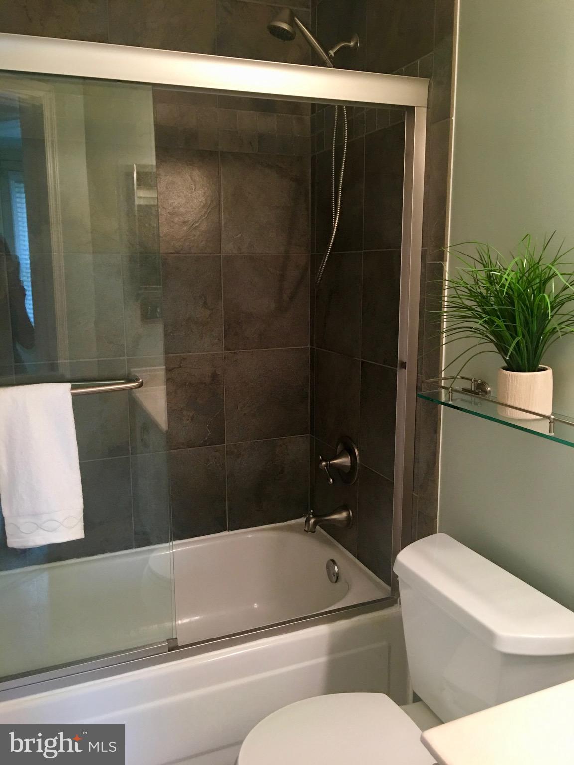 KINGSTOWNE - Residential Lease