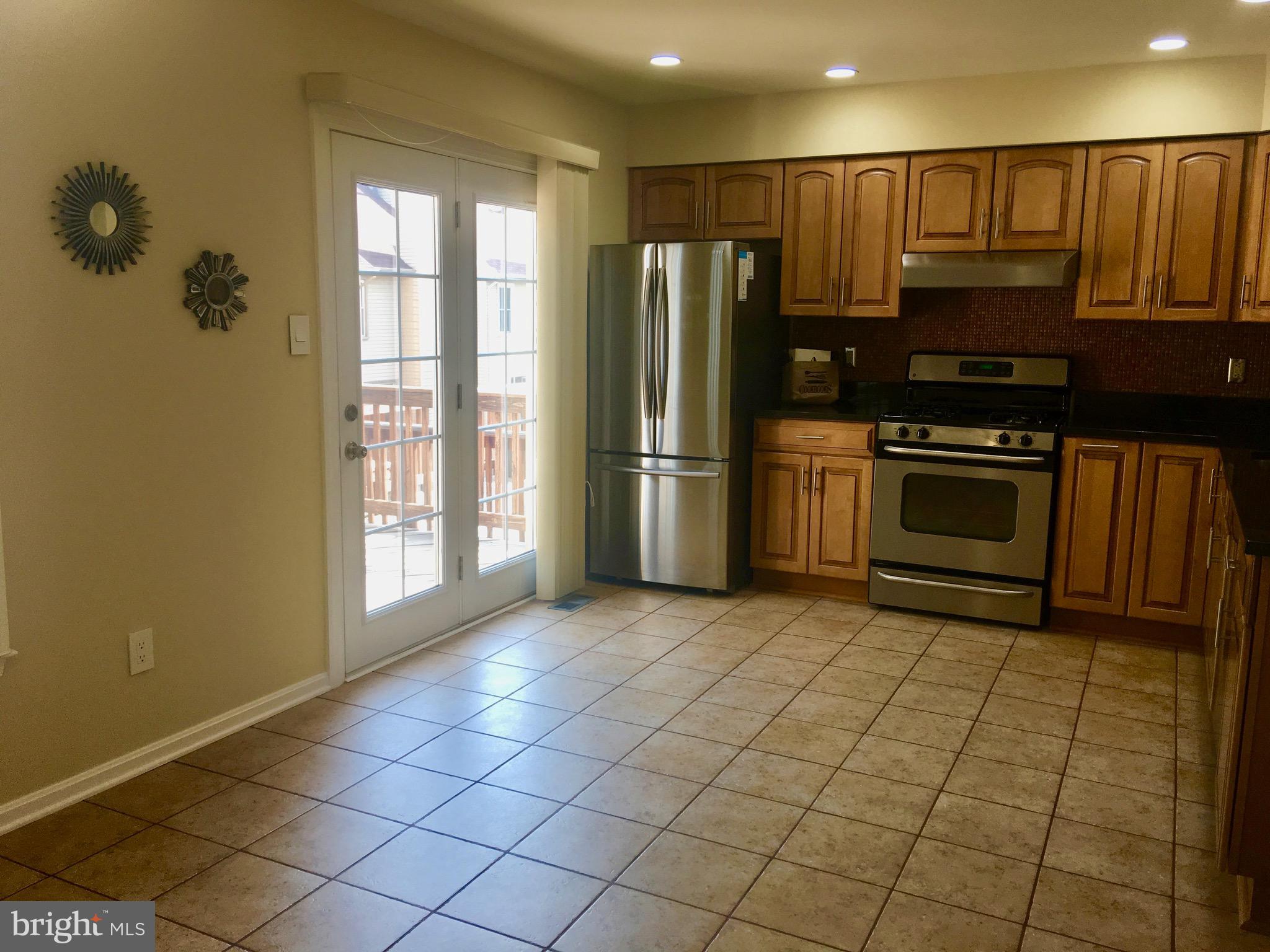 KINGSTOWNE - Residential Lease