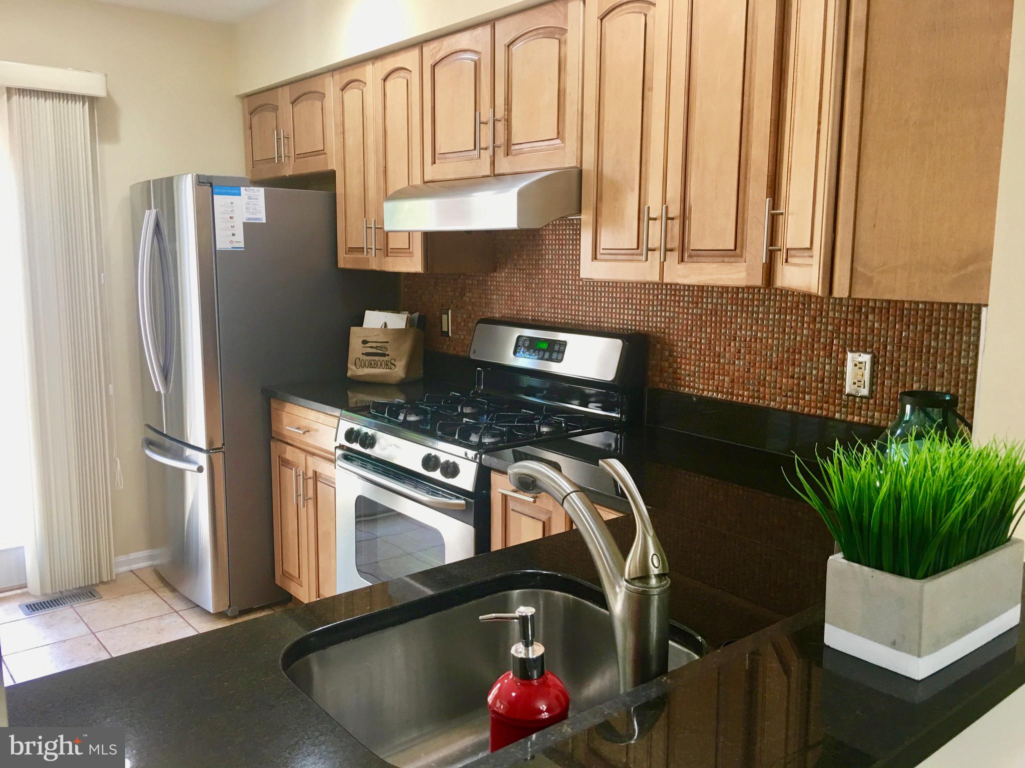 KINGSTOWNE - Residential Lease