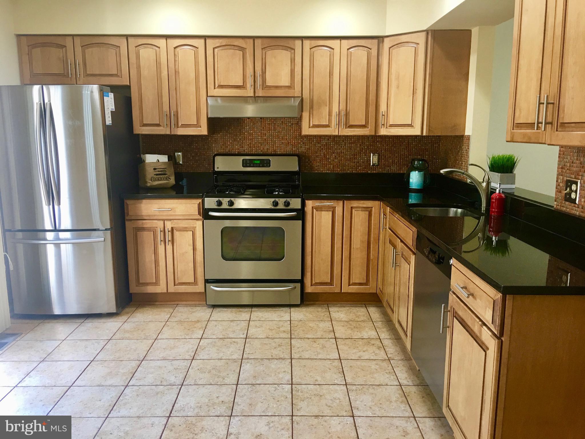 KINGSTOWNE - Residential Lease