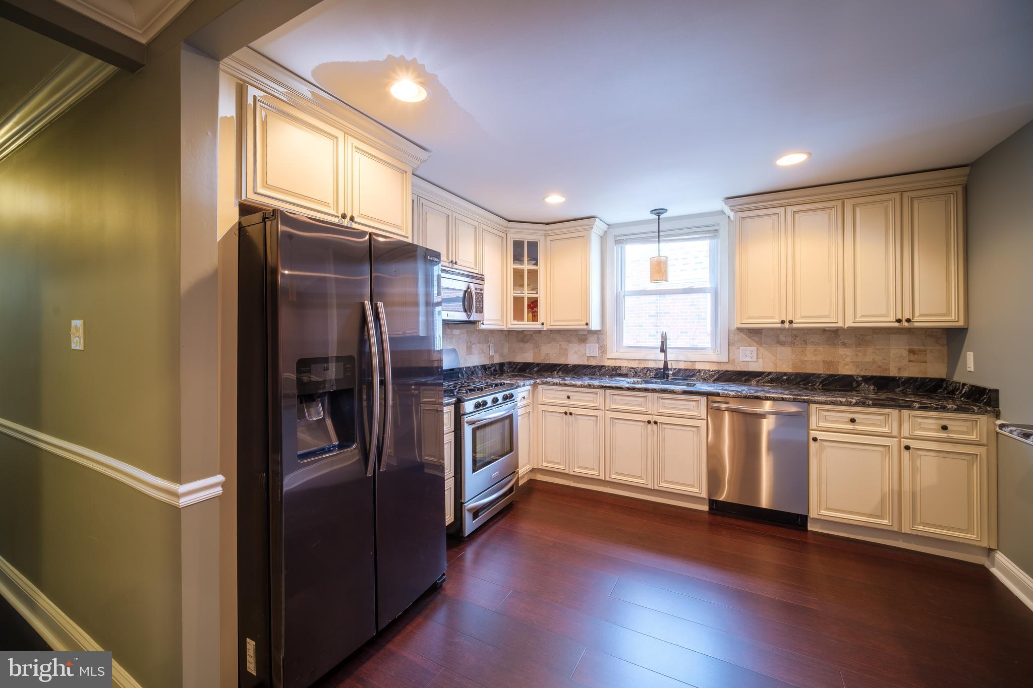 ROXBOROUGH - Residential