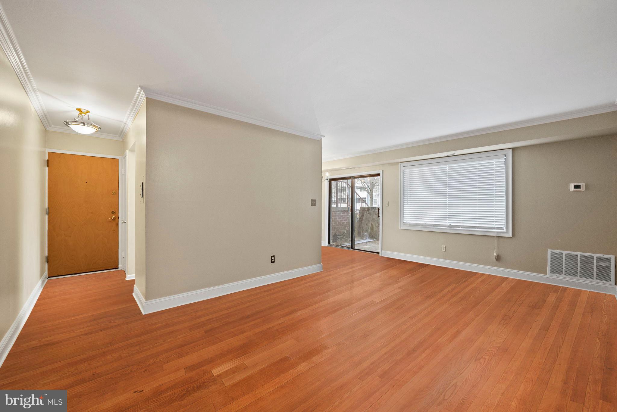 HUNTINGTON WALK - Residential