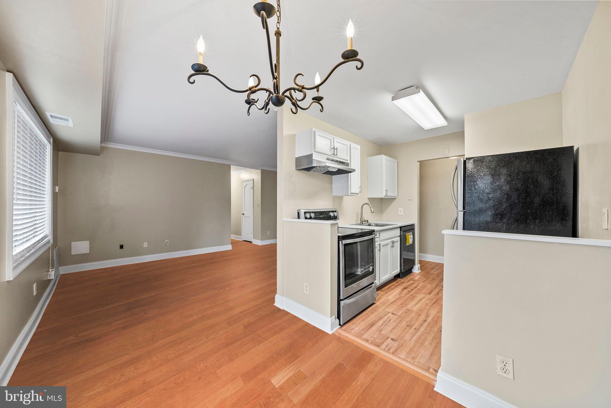 HUNTINGTON WALK - Residential