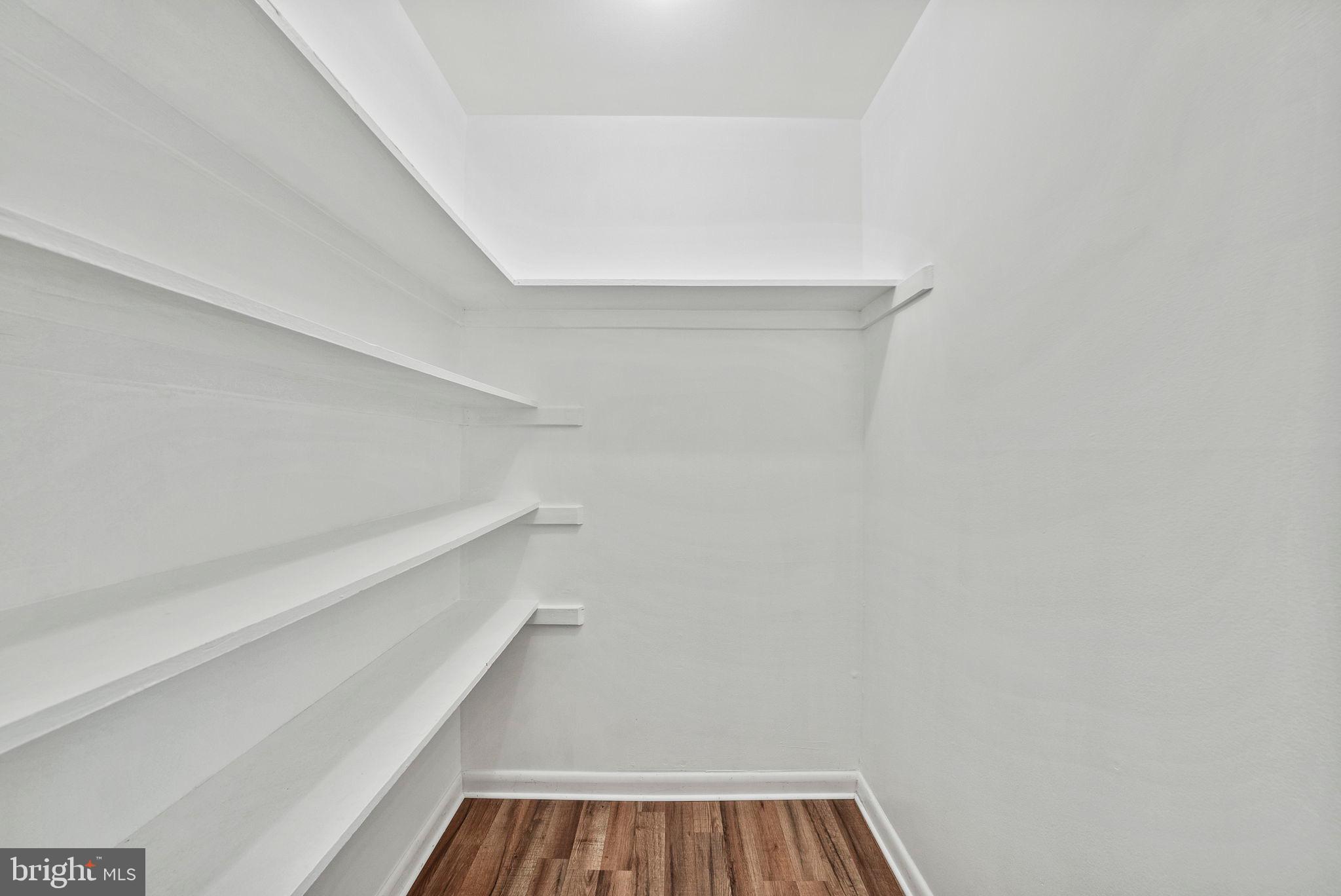 HUNTINGTON WALK - Residential