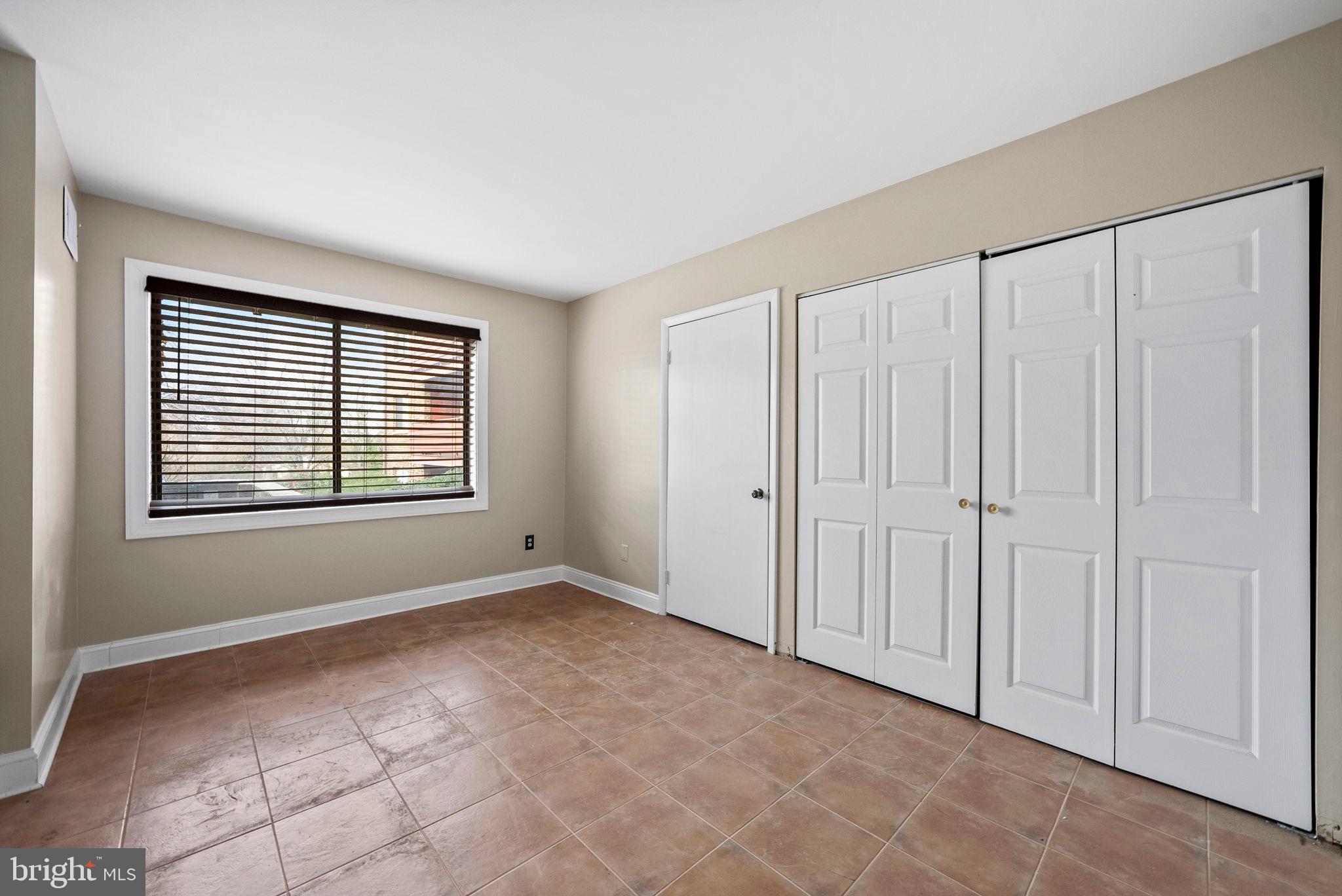 HUNTINGTON WALK - Residential