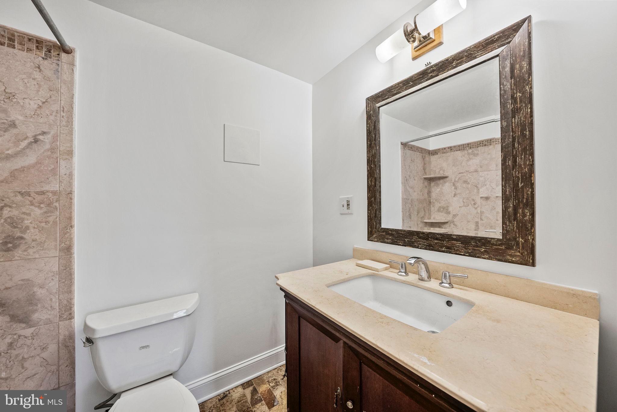 HUNTINGTON WALK - Residential