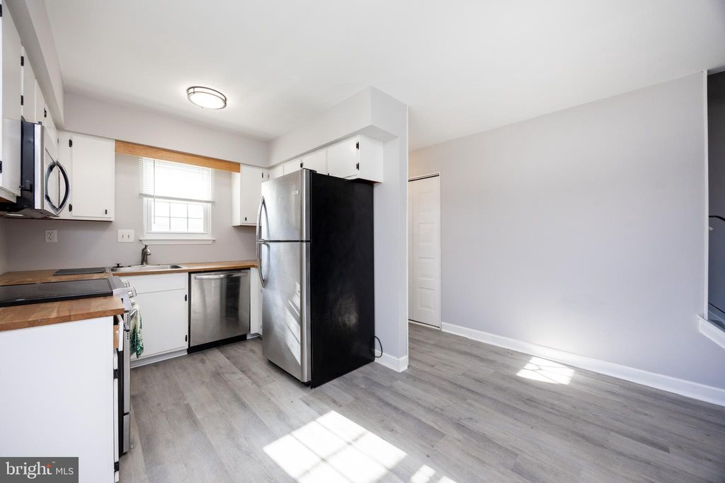 Photo of 320 Carlyn Court, DOWNINGTOWN, PA 19335 (MLS # PACT2113228)