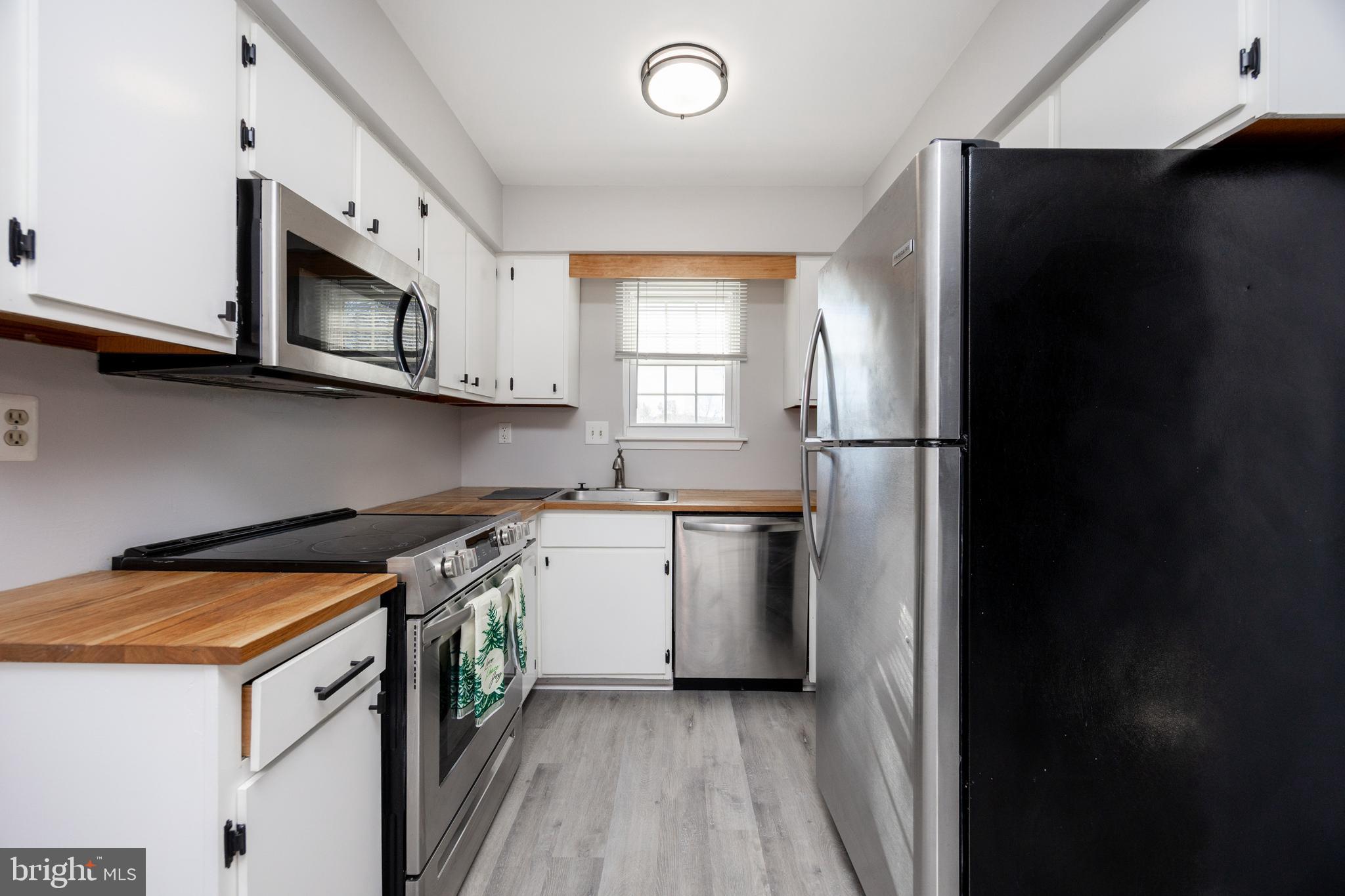 BEAVER RUN KNOLL - Residential