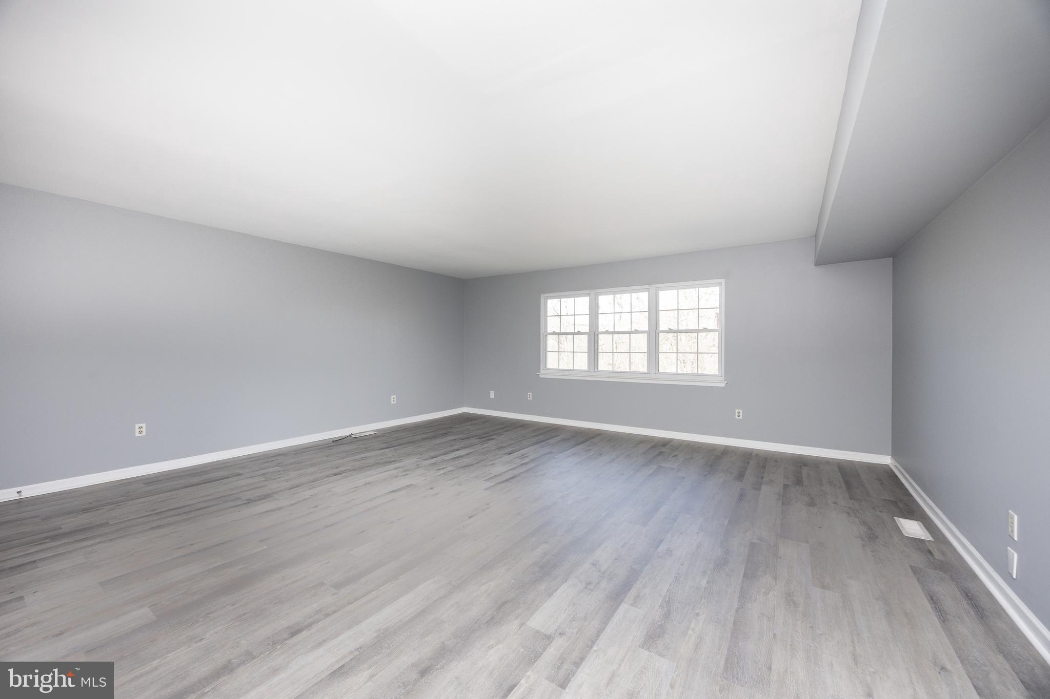 BEAVER RUN KNOLL - Residential