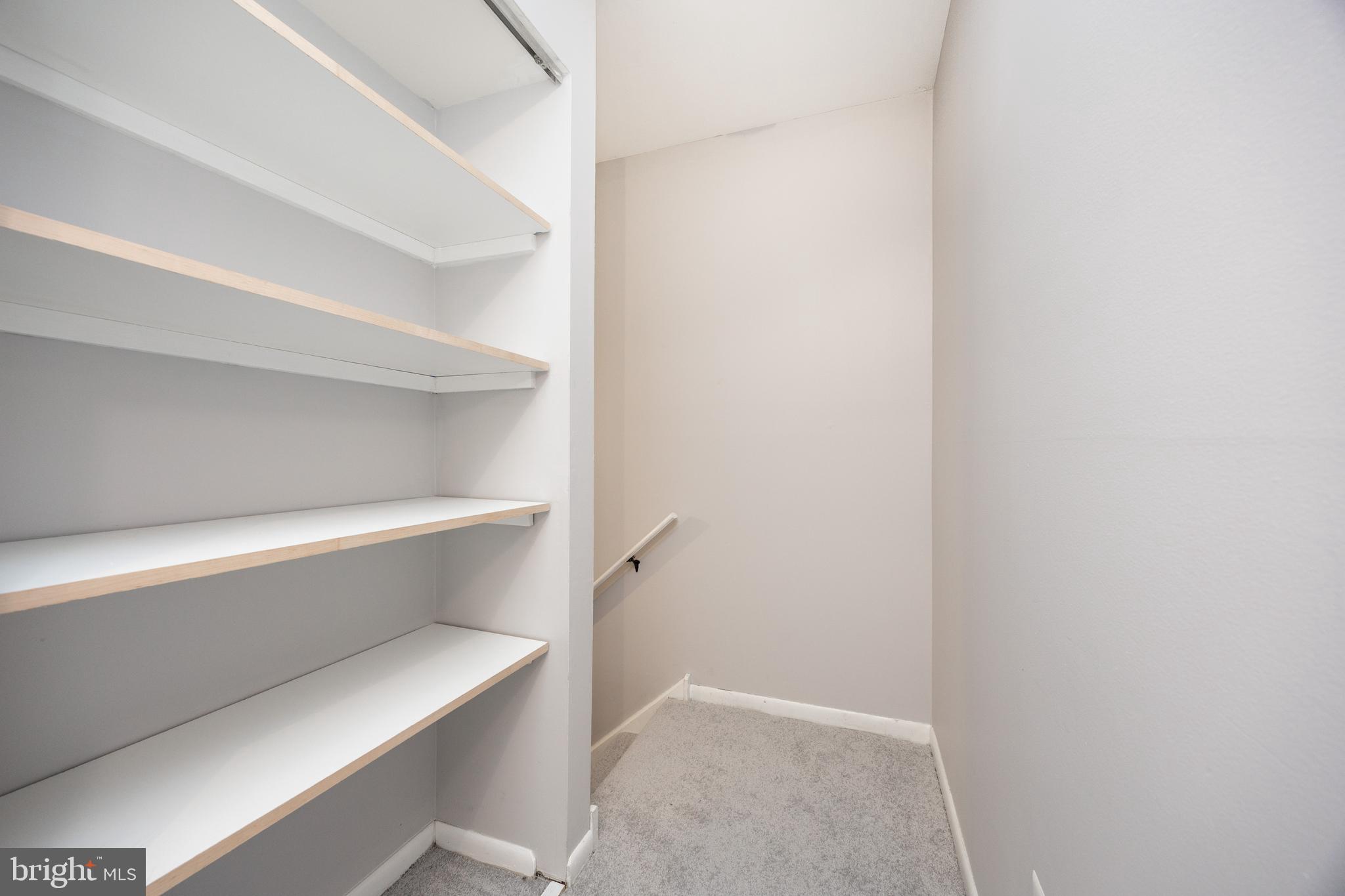 BEAVER RUN KNOLL - Residential