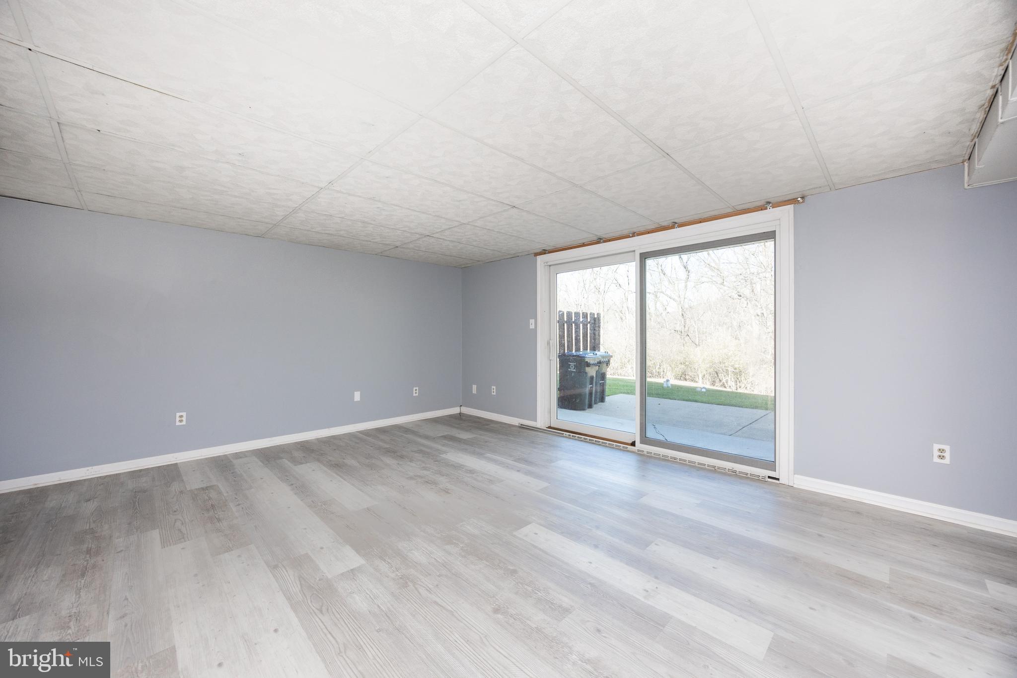 BEAVER RUN KNOLL - Residential