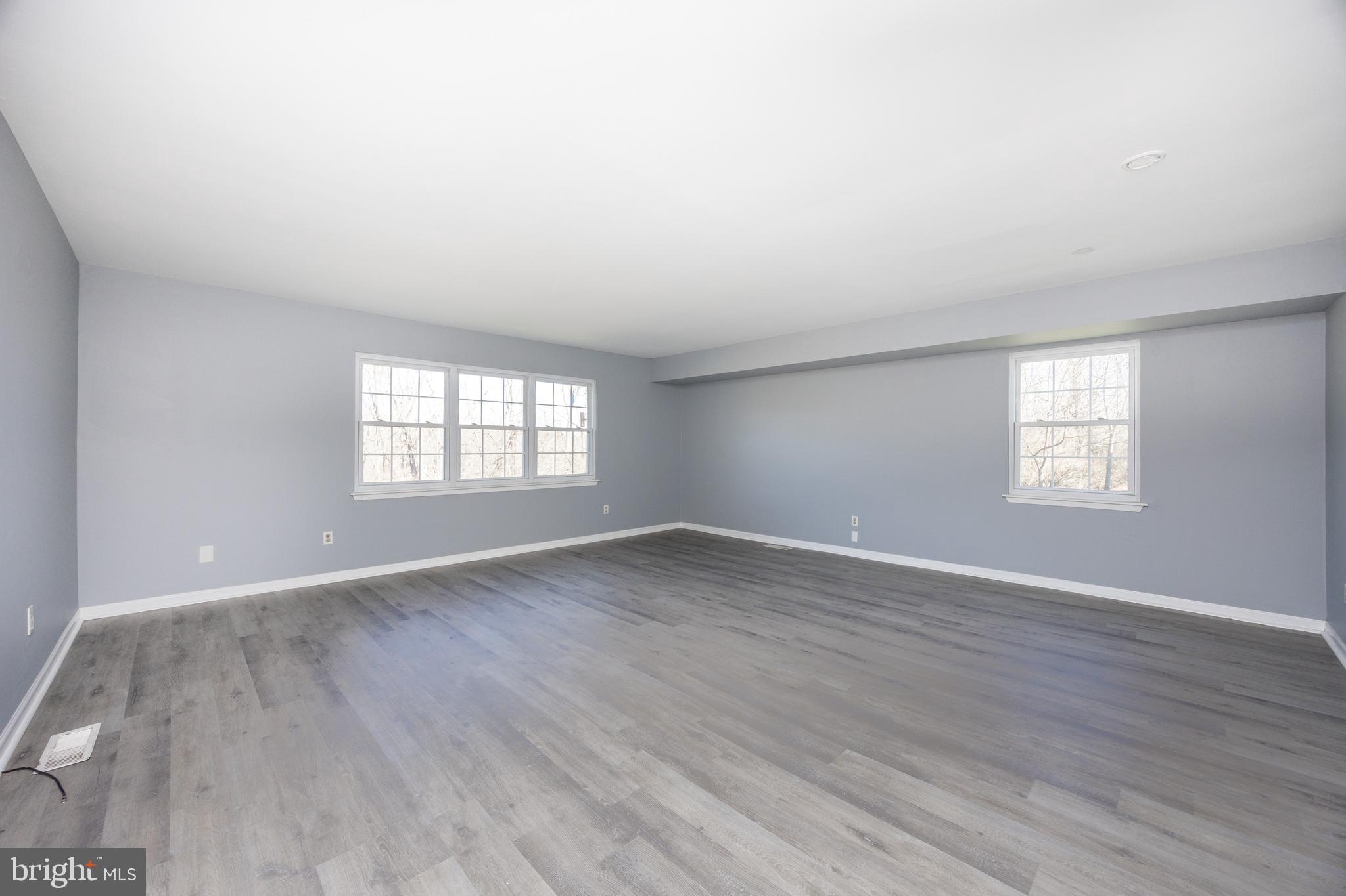 BEAVER RUN KNOLL - Residential