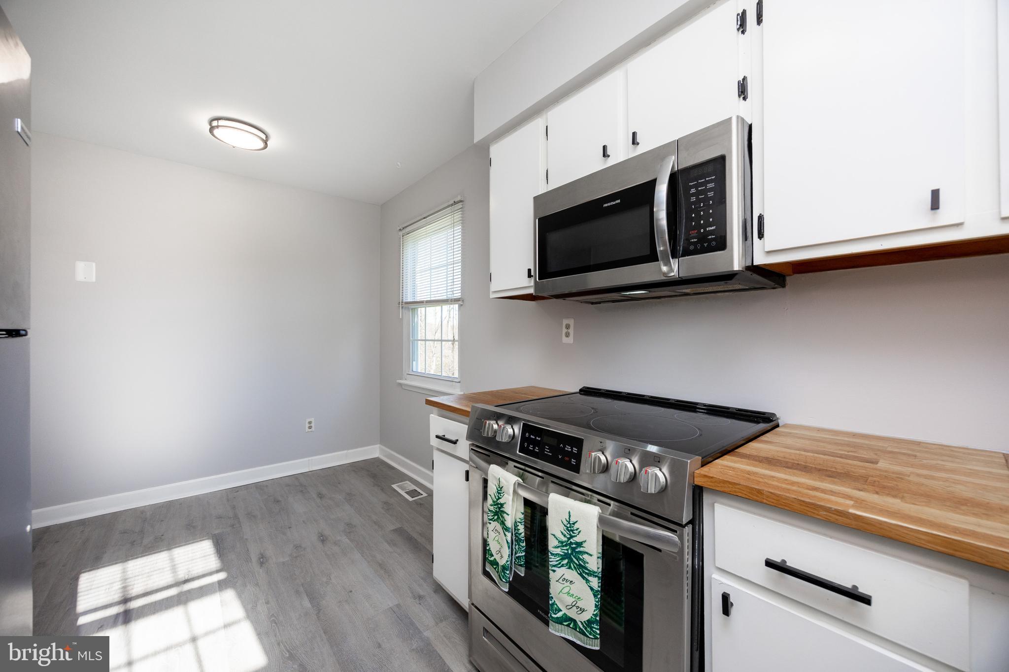 BEAVER RUN KNOLL - Residential