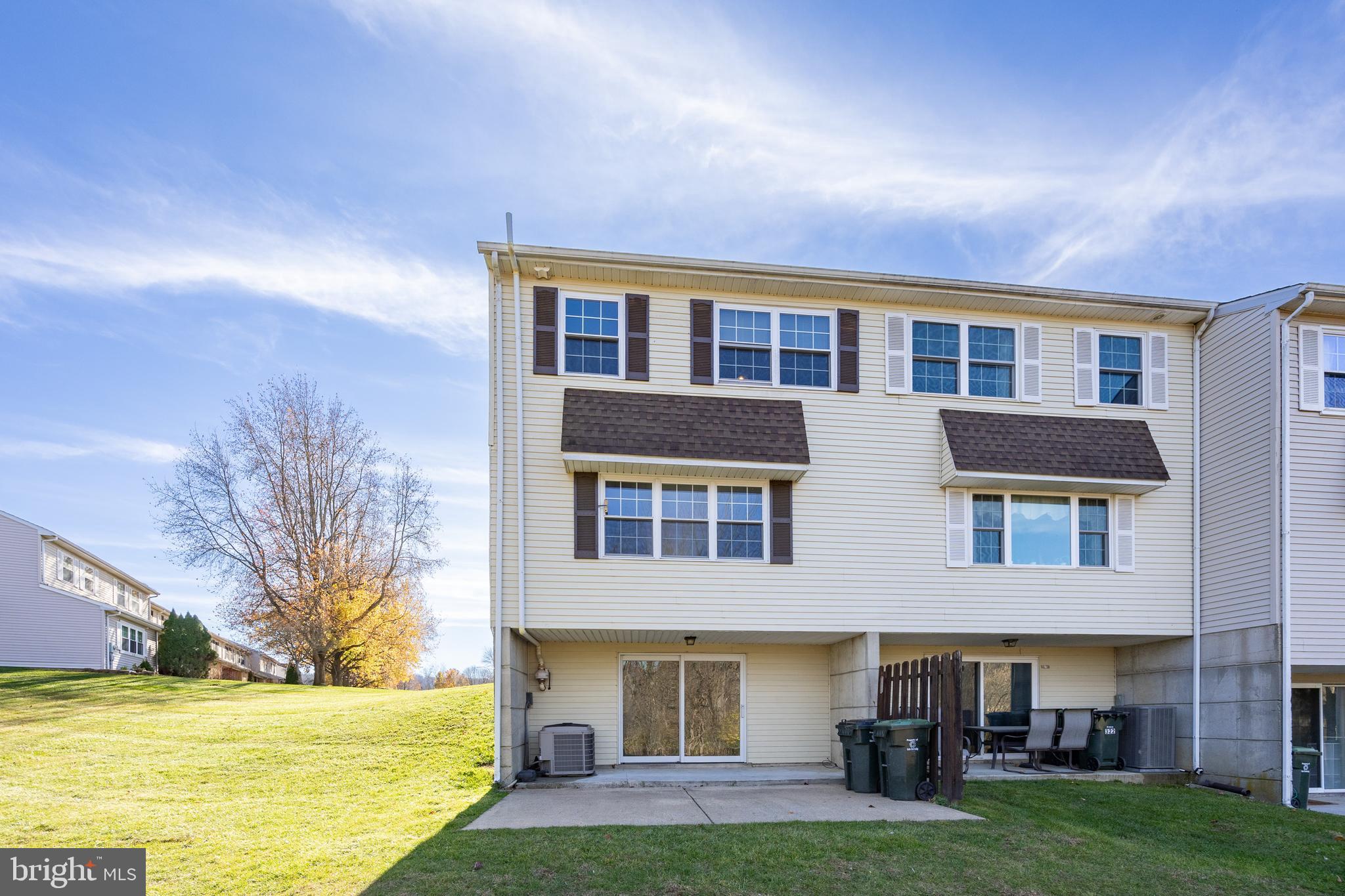 BEAVER RUN KNOLL - Residential