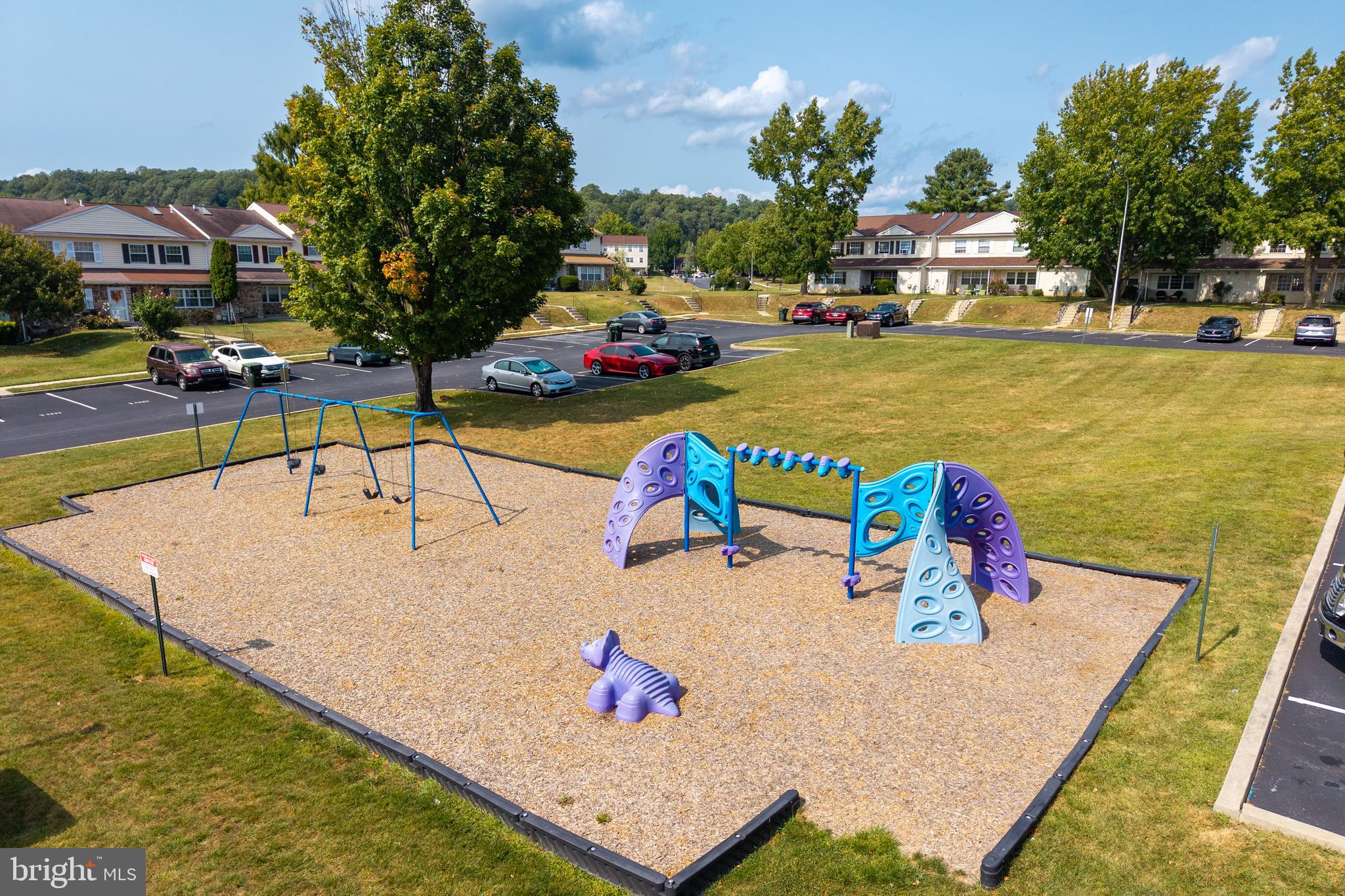 BEAVER RUN KNOLL - Residential