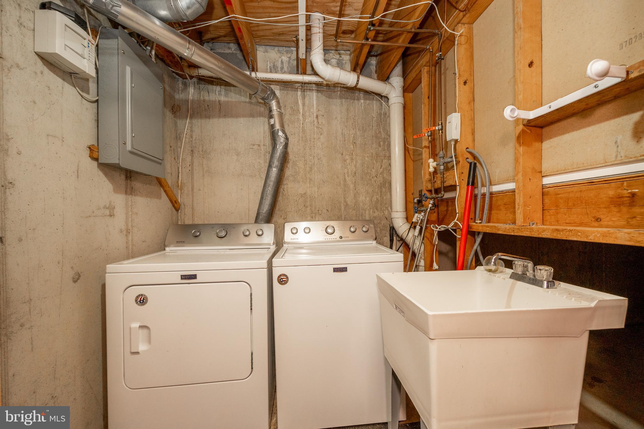 BEAVER RUN KNOLL - Residential