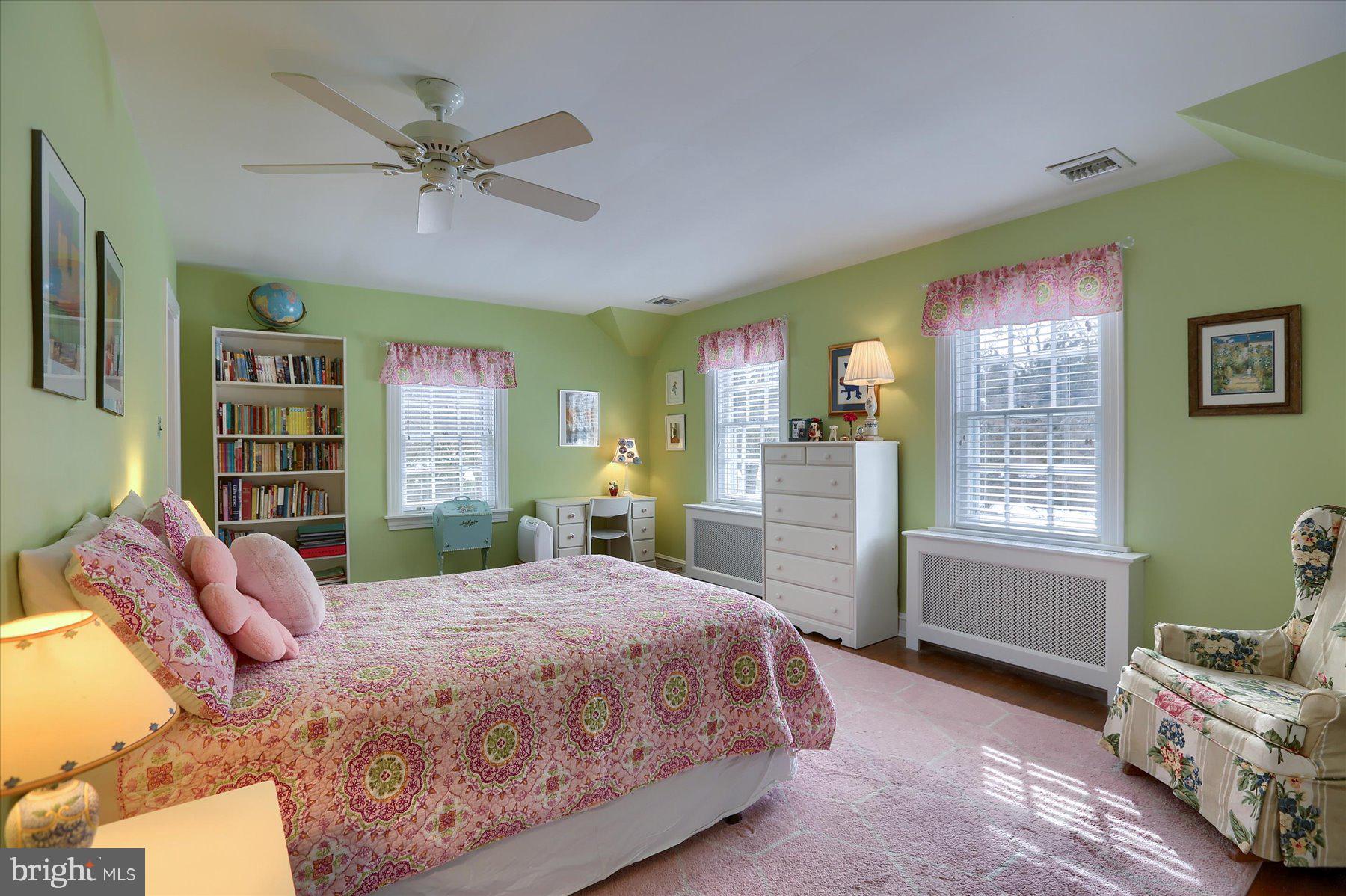 SCHOOL LANE HILLS - Residential