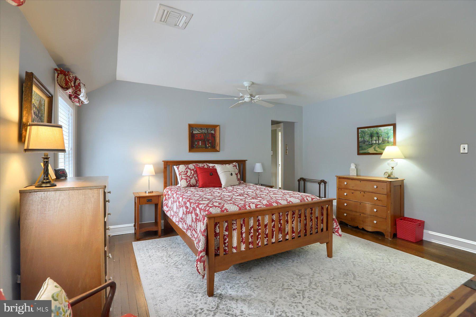 SCHOOL LANE HILLS - Residential