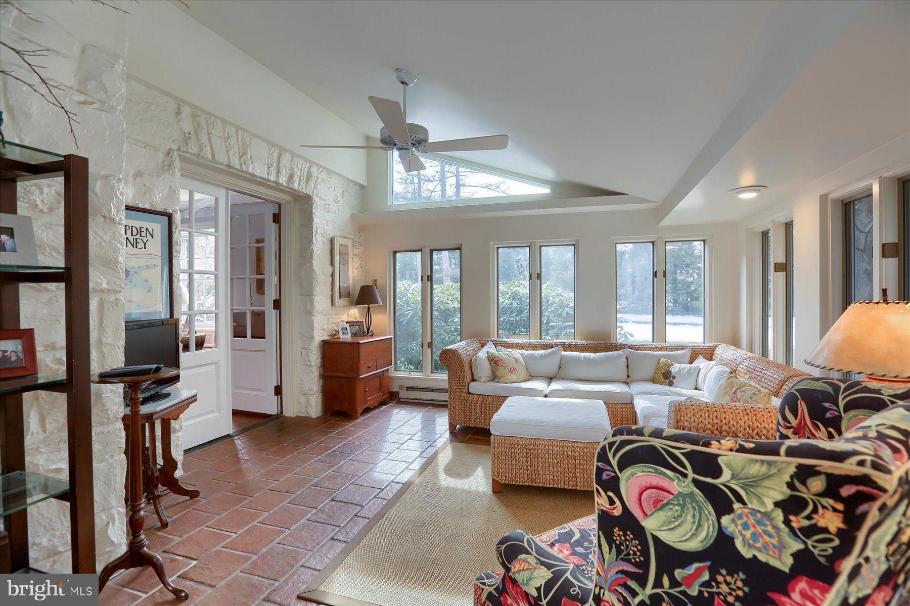 SCHOOL LANE HILLS - Residential