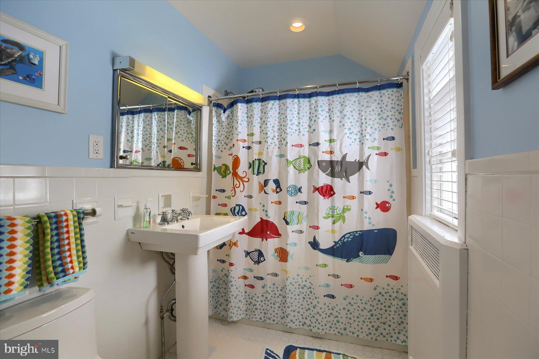 SCHOOL LANE HILLS - Residential