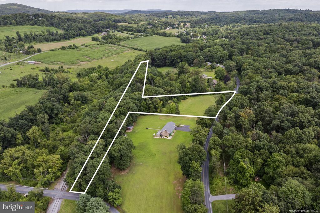 Photo of 585 N Ridge Road, REINHOLDS, PA 17569 (MLS # PALA2077548)