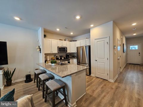 Photo of 33 Alexander Way, WESTAMPTON, NJ 08060 (MLS # NJBL2104436)