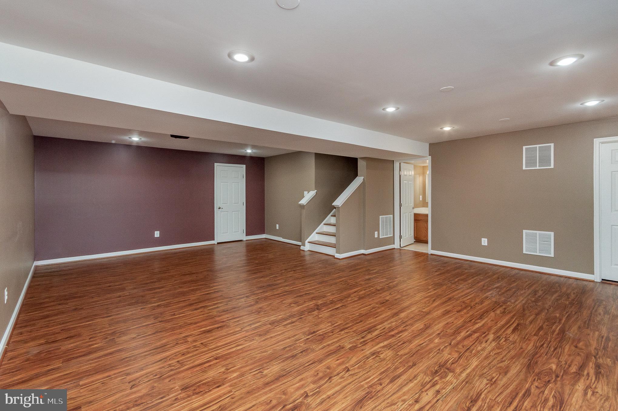 SOUTH RIDING - Residential Lease