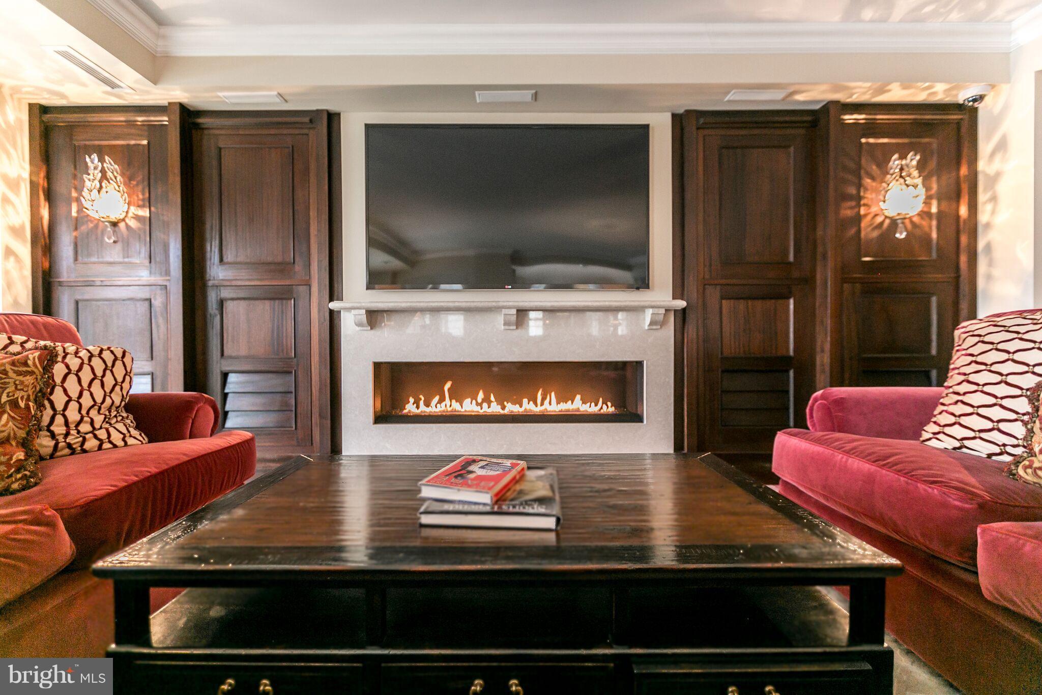 THE RITZ-CARLTON RESIDENCES - Residential