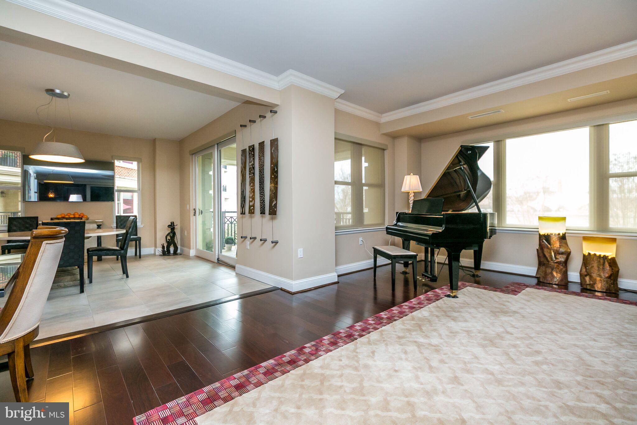 THE RITZ-CARLTON RESIDENCES - Residential