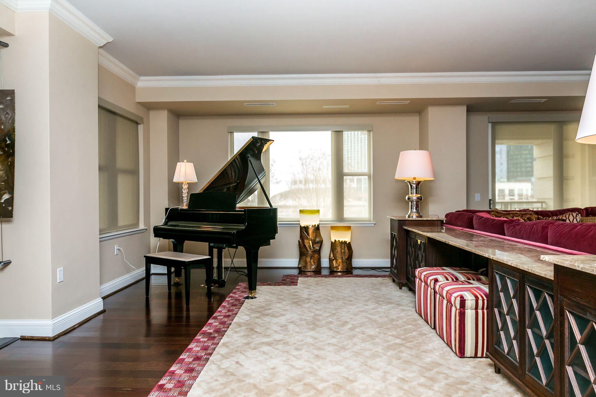 THE RITZ-CARLTON RESIDENCES - Residential