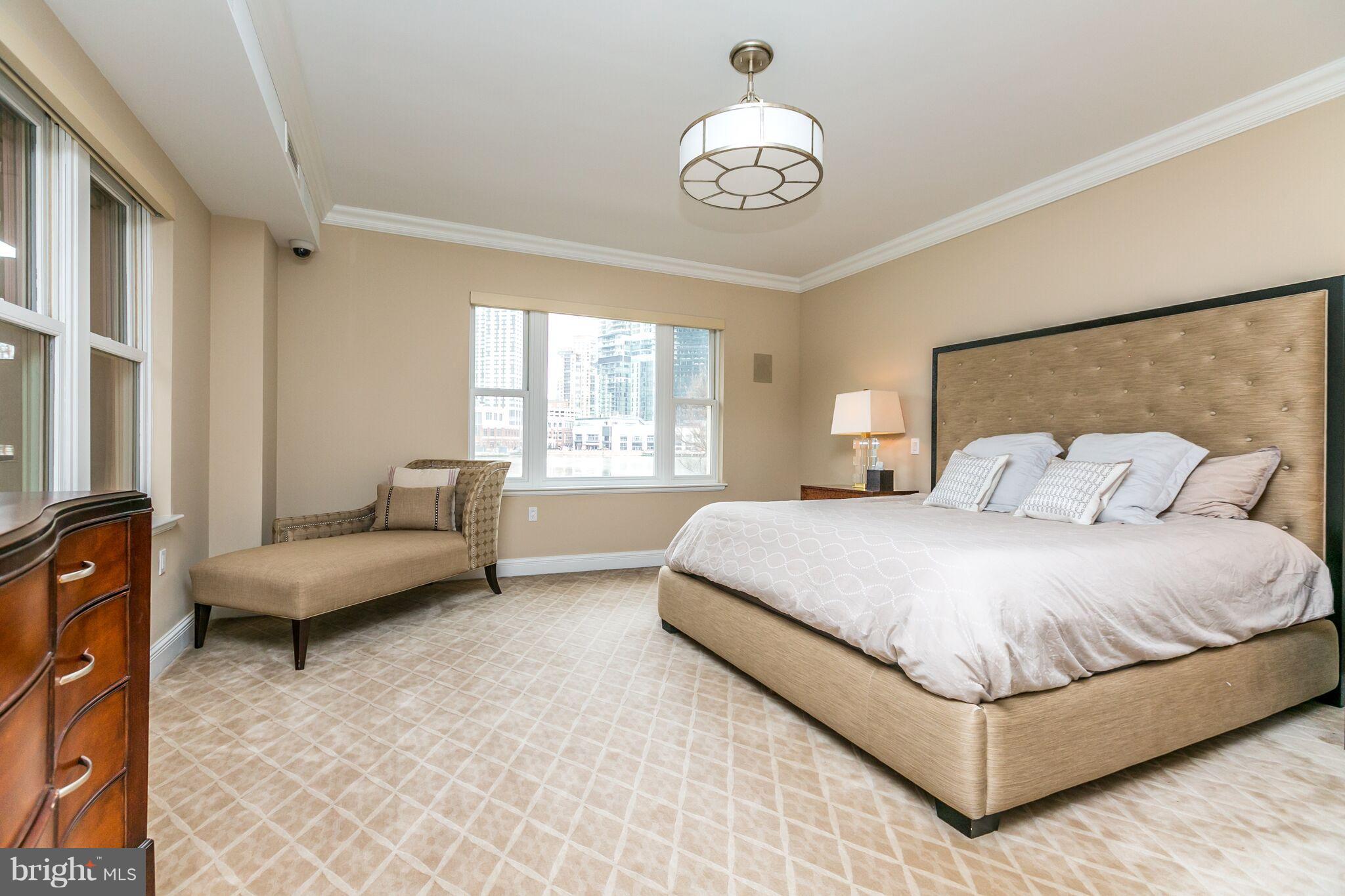 THE RITZ-CARLTON RESIDENCES - Residential